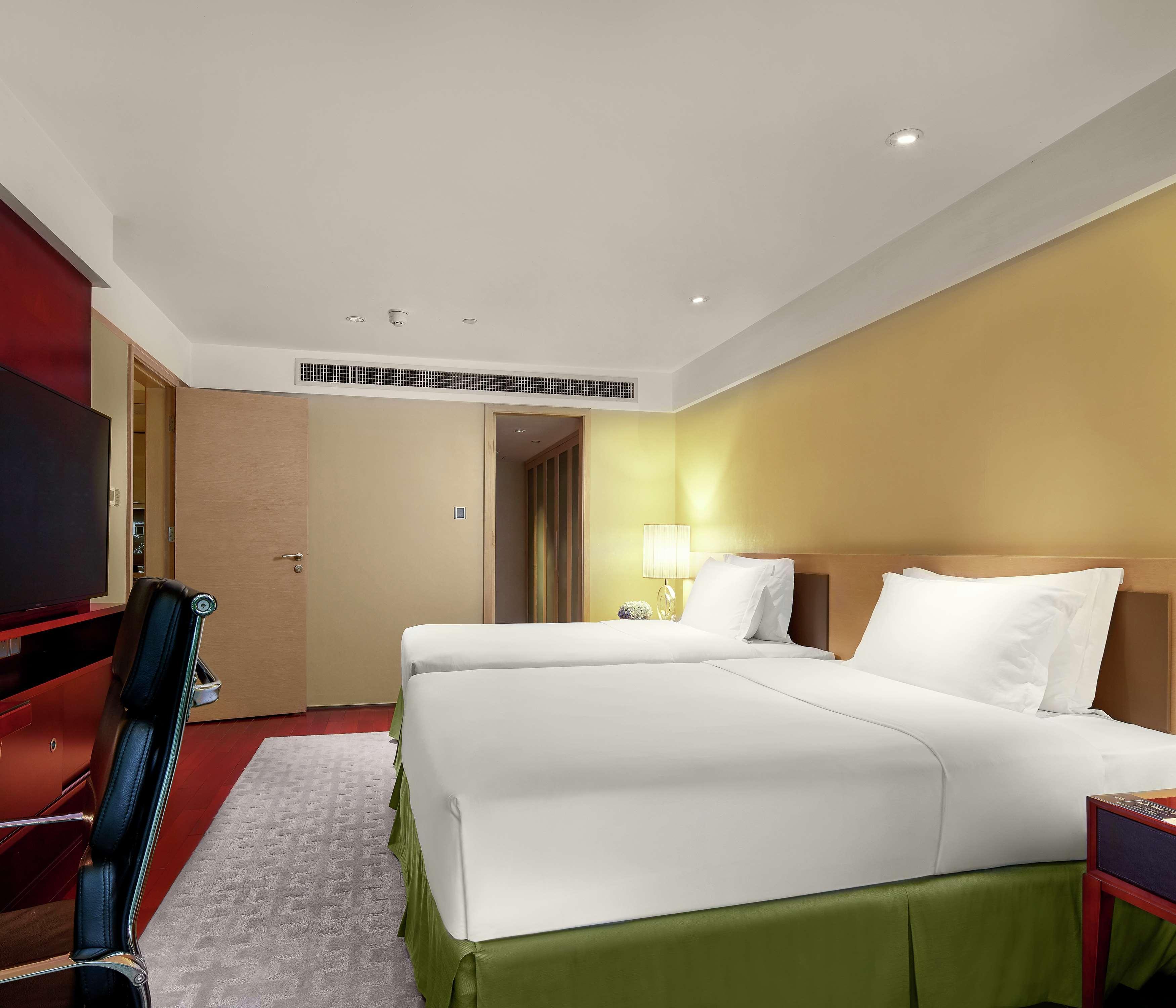 Hilton Guangzhou Science City, Free Shuttle Bus During Canton Fair Exterior photo