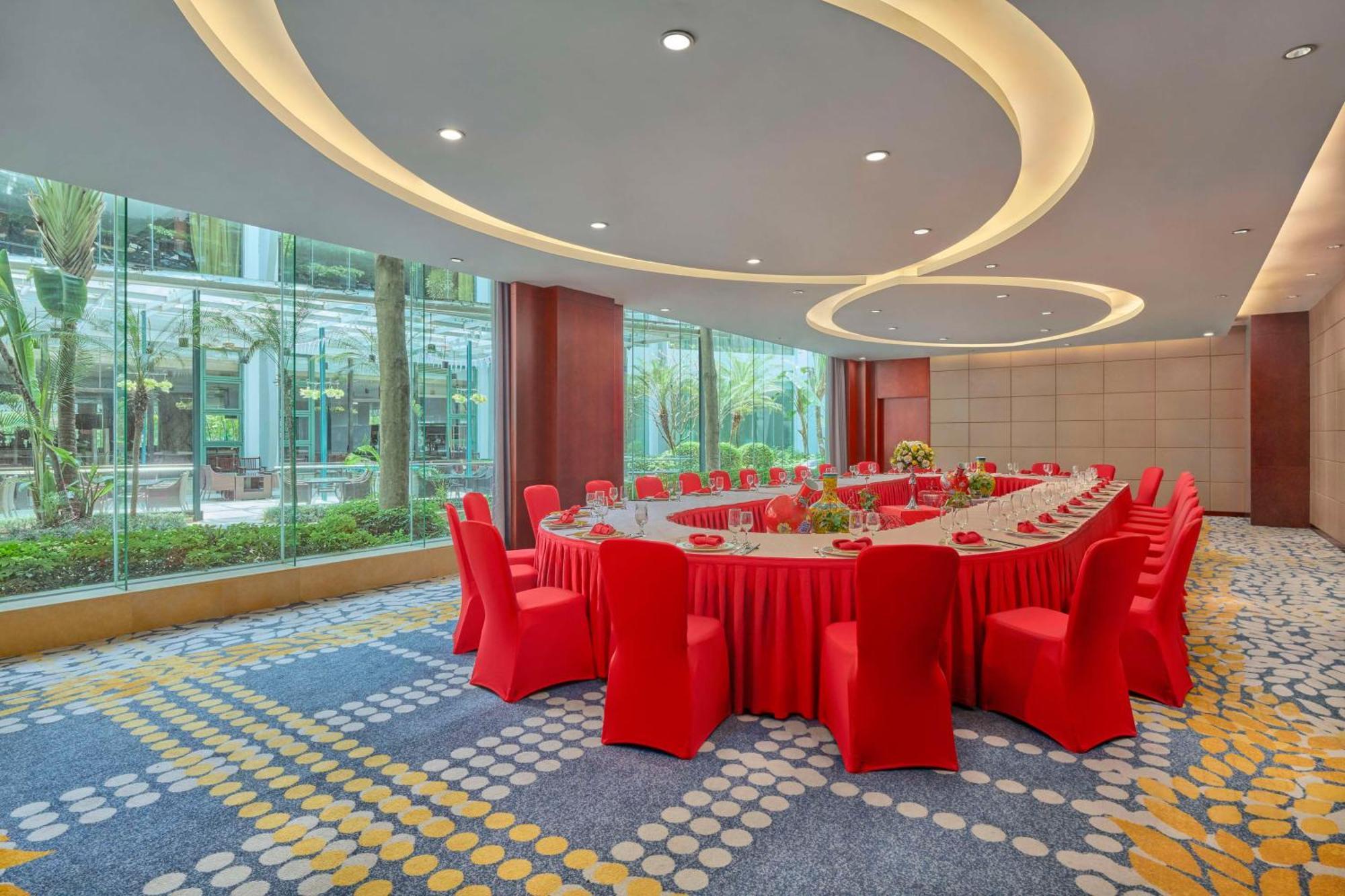 Hilton Guangzhou Science City, Free Shuttle Bus During Canton Fair Exterior photo